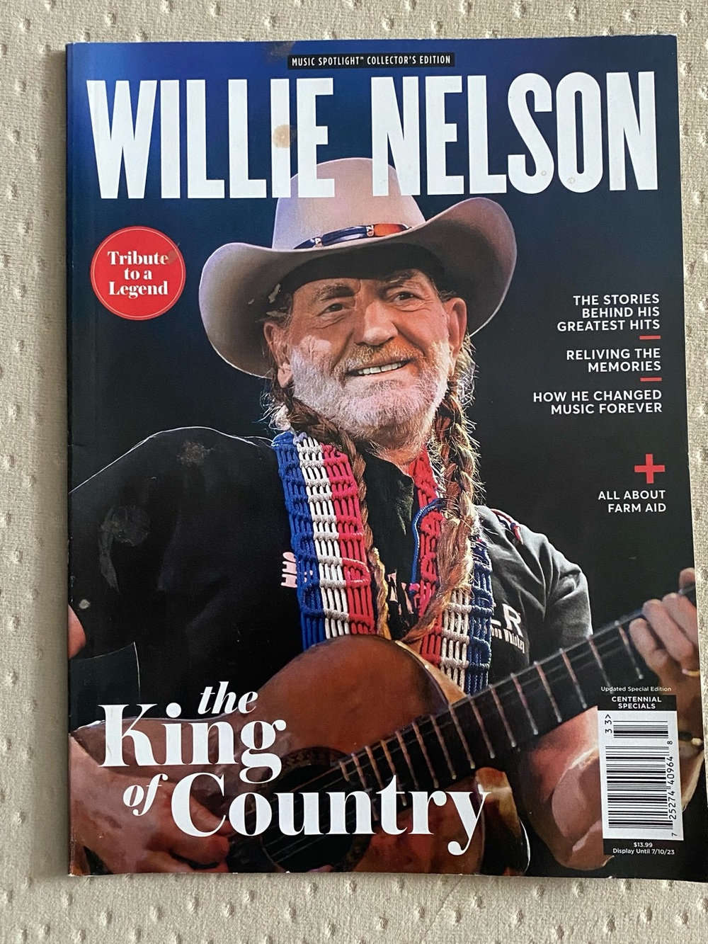 Willie Nelson Tribute Magazine - Blue Cover